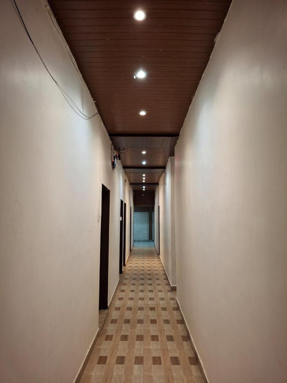 Joy Hotel & Banquet Hall ネラル エクステリア 写真